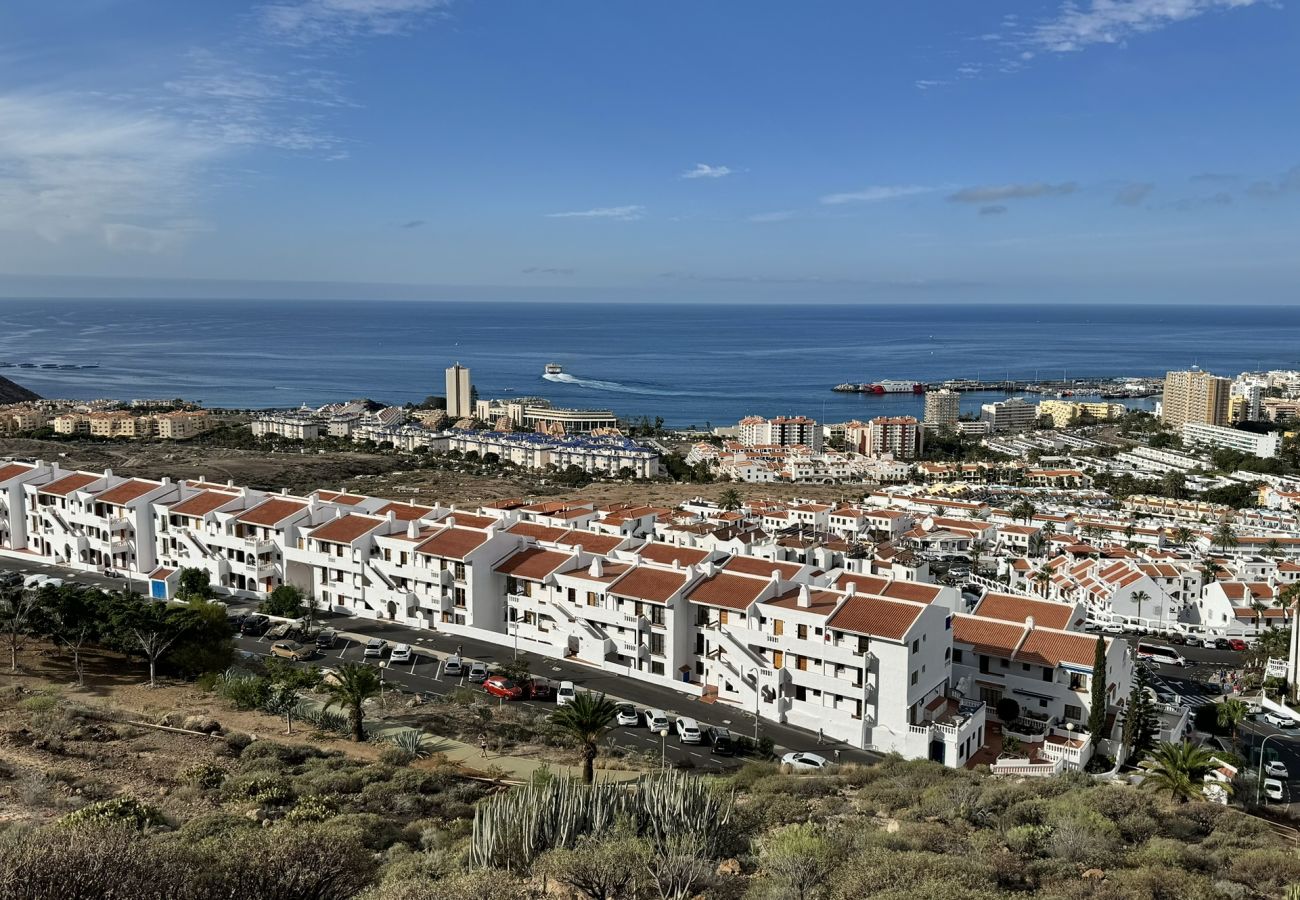 Apartamento en Los Cristianos - COZY PORT ROYAL MARGOT SUNSET VIEW HOME by LOVETENERIFE