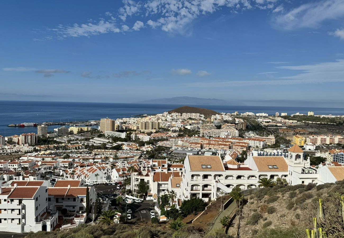 Apartamento en Los Cristianos - COZY PORT ROYAL MARGOT SUNSET VIEW HOME by LOVETENERIFE