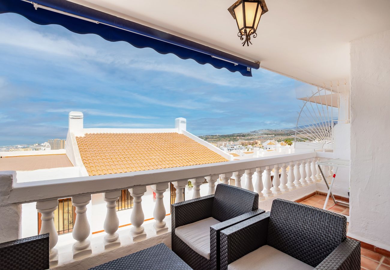 Apartamento en Los Cristianos - COZY PORT ROYAL MARGOT SUNSET VIEW HOME by LOVETENERIFE