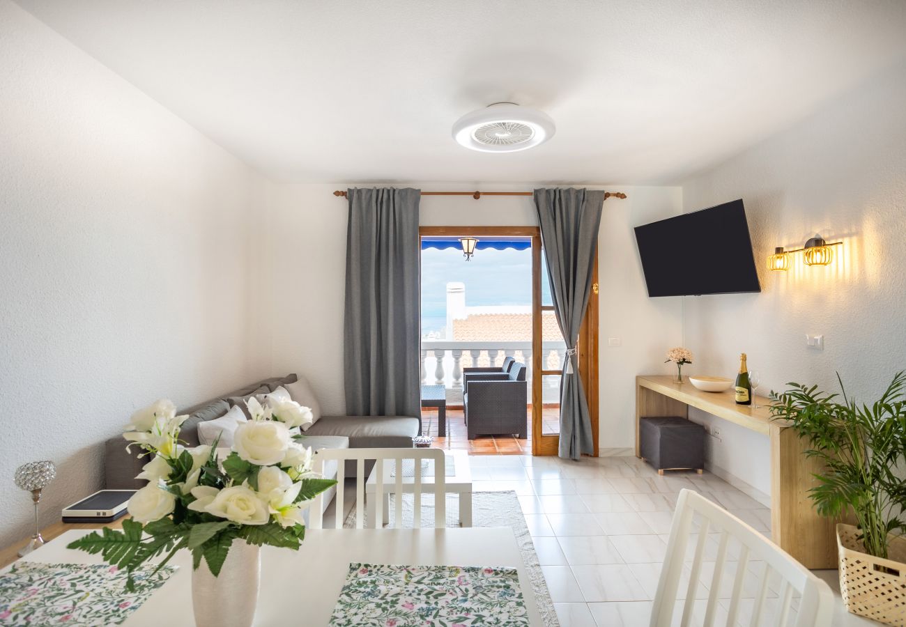 Apartamento en Los Cristianos - COZY PORT ROYAL MARGOT SUNSET VIEW HOME by LOVETENERIFE